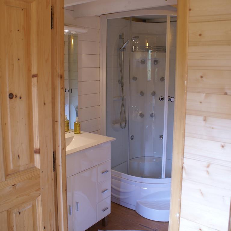 Gites De La Croisee Des Chemins - Piscine Chauffee - Spa, Hammam Et Sauna Izeaux Room photo